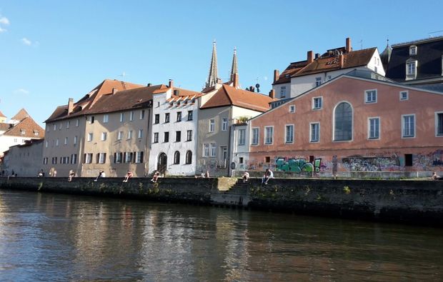 romantische-bootstour-fuer-zwei-regensburg-stadttour