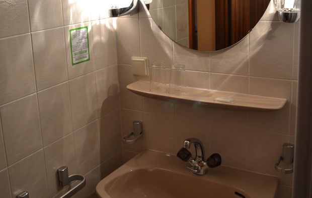 kurzurlaub-schwarzburg-badezimmer
