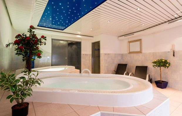 romantikwochenende-saas-almagell-whirlpool