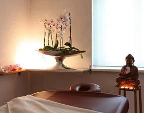 Romance-Wellness für Paare Wolfsburg Kosmetikbehandlung, Fußpflege, Rückenmassage, Glas Prosecco
