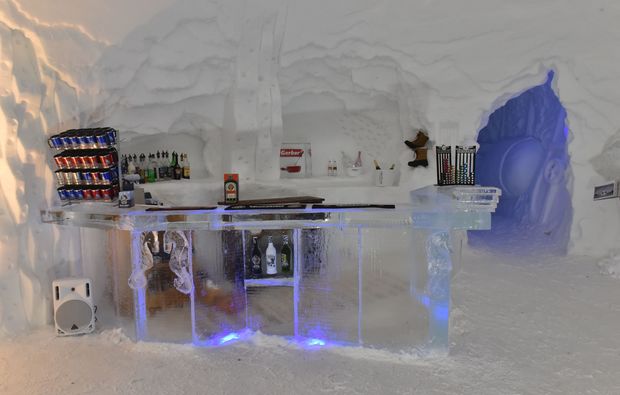 iglu-uebernachtung-davos-eisbar