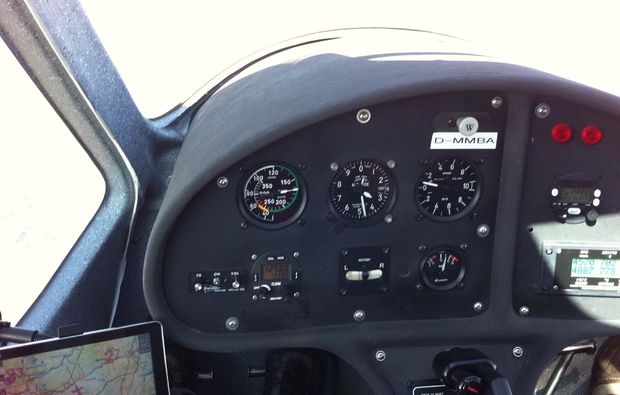 flugzeug-rundflug-bad-berka-cockpit