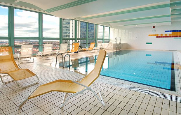 staedtetrips-prag-pool