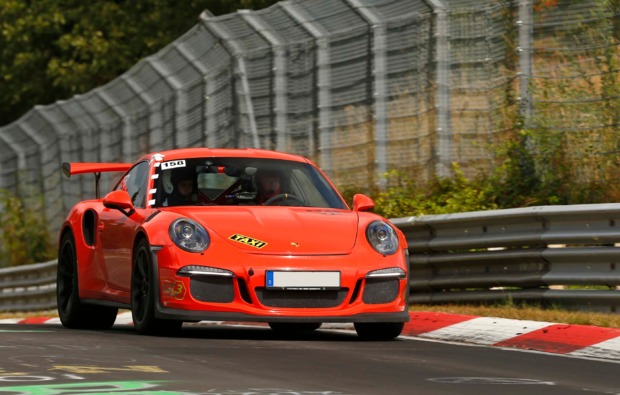 renntaxi-nuerburg-bg1