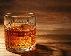 Whisky-Tasting - Hotel Lennhof - Dortmund von 10 Sorten Whisky & Brotzeit