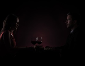 Dinner in the Dark für 2 Bielefeld 4-Gänge-Menü, inkl. Begrüßungsgetränk