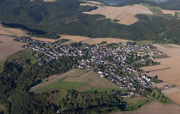 flugzeug-rundflug-nuerburgring-bad-breisig-ausblick