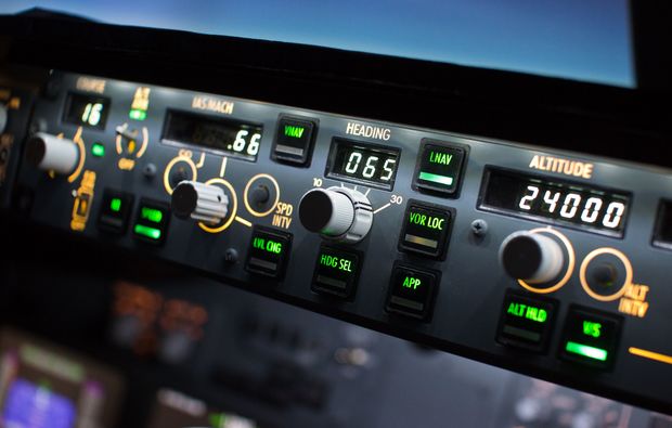 flugsimulator-stuttgart-boeing-b737-cockpit