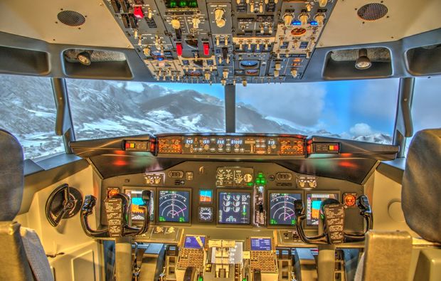 flugsimulator-boeing737-schweinfurt-cockpit