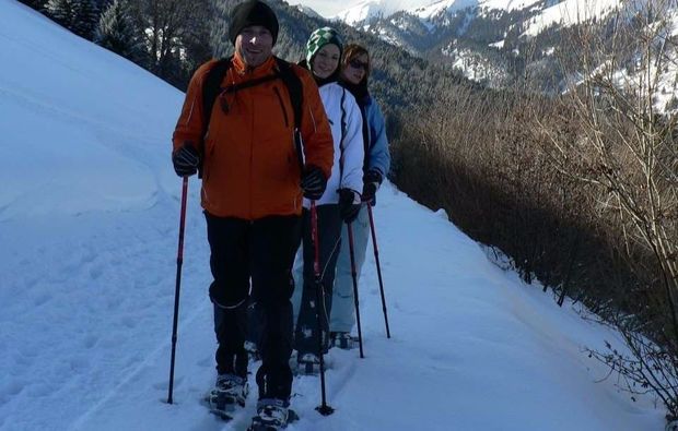 schneeschuh-wanderung-immenstadt-team