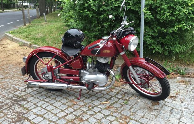 oldtimer-motorrad-fahren-berlin-klassiker