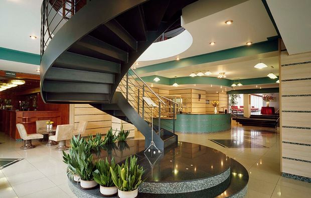 kurztrip-prag-hotel-golf-lobby