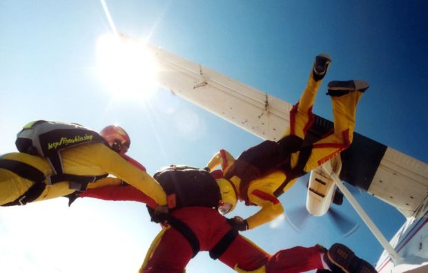 fallschirm-tandemsprung-serdiana-flugzeug
