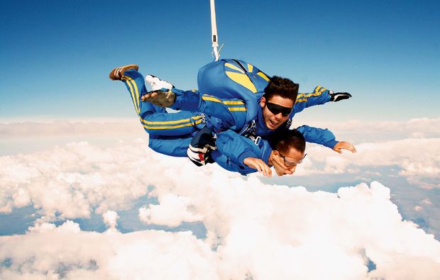 fallschirm-tandemsprung-niederoeblarn-sprung