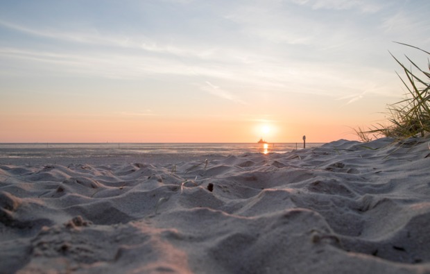 uebernachtung-cube-wangerland-sonnenuntergang