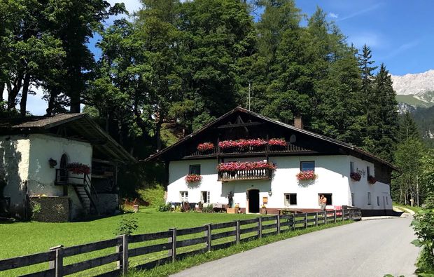 fahrradtour-seefeld-in-tirol-rotmoosalm-landschaft