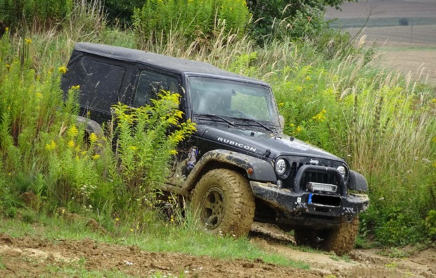 gelaendewagen-offroad-fahren-grossmehring-jeep