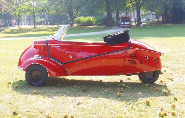 messerschmitt-kabinenroller-fahren