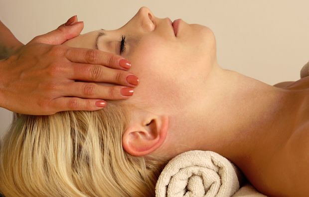 wellness-fuer-frauen-muenchen-gesichtsmassage