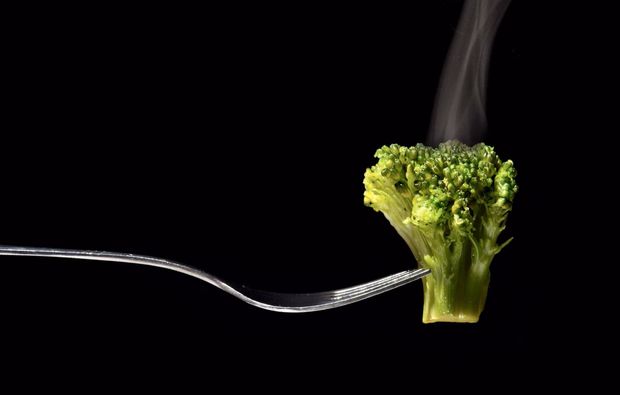 dinner-in-the-dark-bensheim-auerbach-broccoli