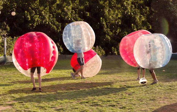 bubble-football-action-polling