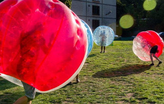 bubble-football-polling