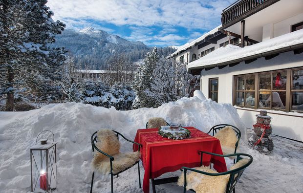 schlemmen-traeumen-bad-hofgastein-terrasse-winter