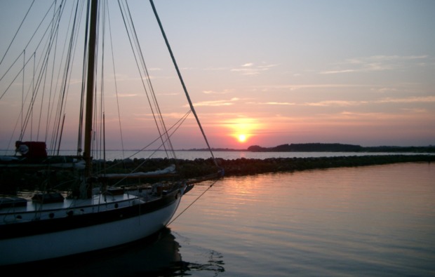 romantische-segeltoerns-rostock-warnemuende-hanse-sail-sonnenuntergang
