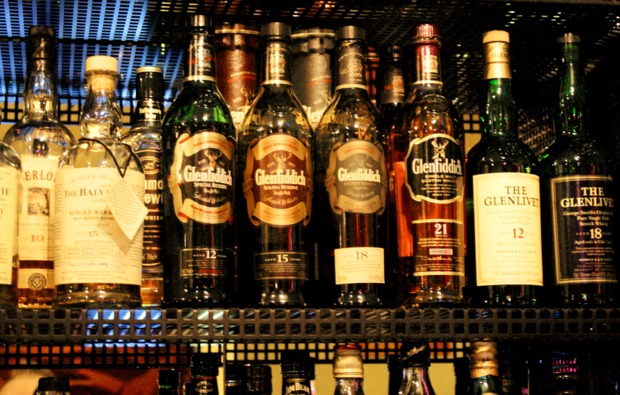 whisky-tasting-muenchen-flaschen