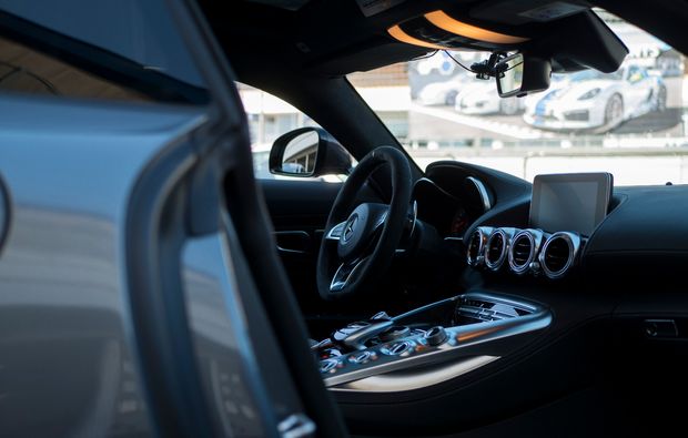 renntaxi-schoenwald-porsche-mercedes-cockpit