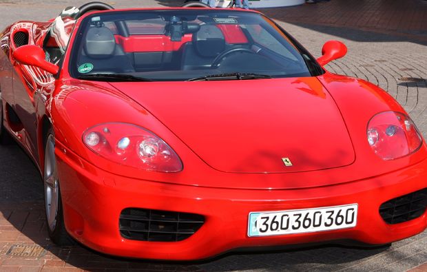 ferrari-fahren-taucha-fahrerlebnis