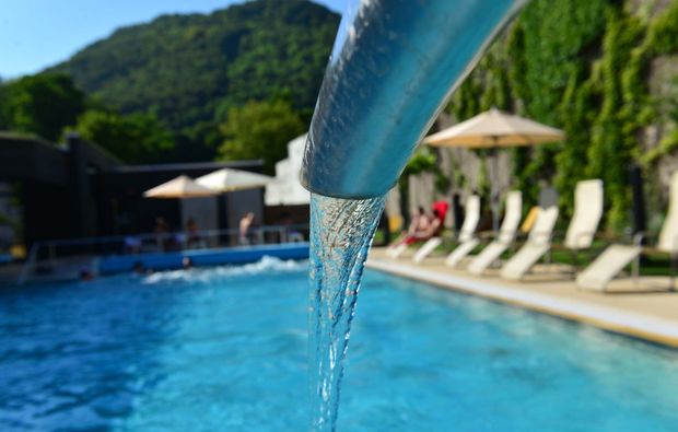 therme-bad-ueberkingen-pool