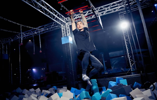 funsport-trampolin-hannover-hangeln