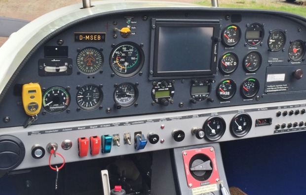 ultraleichtflugzeug-selber-fliegen-ganderkesee-cockpit