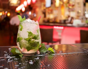 Cocktail-Kurs Albstadt – Schenke mit einem Cocktailkurs außergewöhnlichen Spaß im Glas!