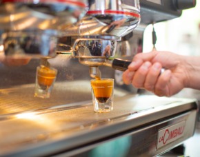 Barista Kurs Frankfurt am Main mit professioneller Betreuung & Latte Art
