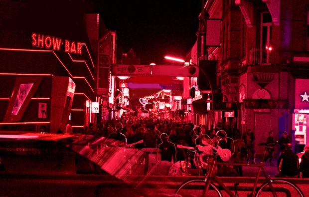aussergewoehnliche-stadtfuehrung-hamburg-feiern