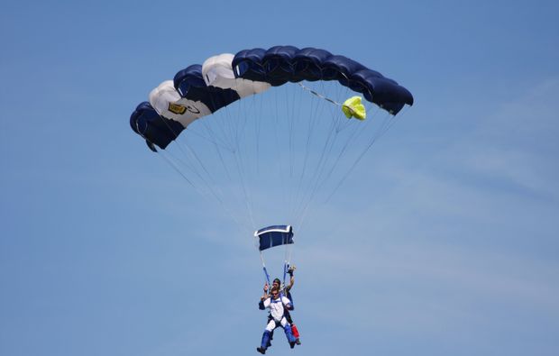 fallschirmsprung-kurs-niederoeblarn-fallen