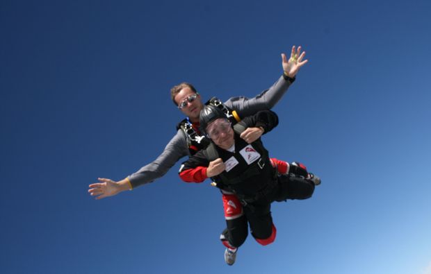 fallschirmsprung-kurs-niederoeblarn-oesterreich