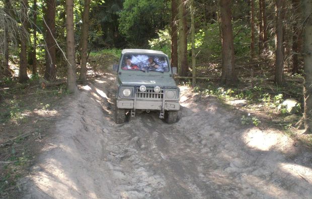 maennerspielplatz-grossalmerode-jeep