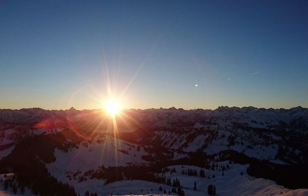 schneeschuh-wanderung-obermaiselstein-sonnenaufgang