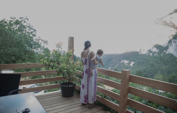almhuette-san-lorenzo-dorsino-terrasse