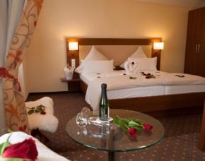 Romantische Auszeit 3 Tage / 2 Übernachtungen Hotel Goldener Adler - Frühstück und 3-Gänge-Menü