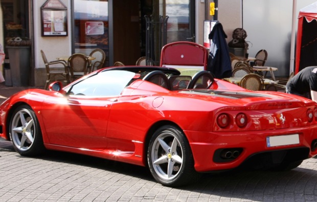 ferrari-fahren-neumarkt-i-d-oberpfalz-fahrerlebnis