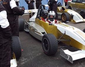 Formel Renntaxi fahren