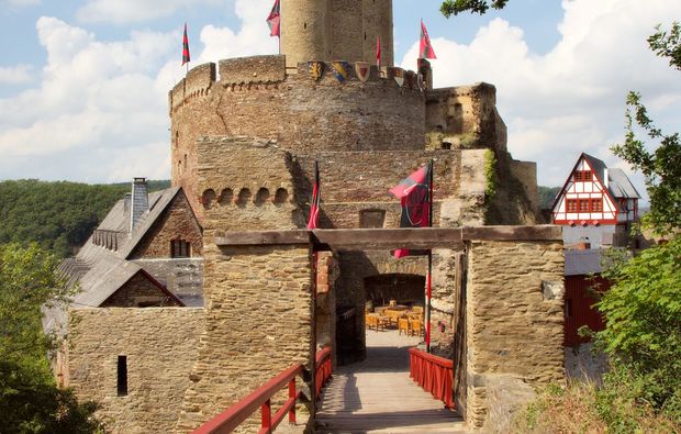 ritteressen-historisches-dinner-brodenbach-burg