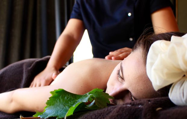 wellnesshotel-jouey-rueckenmassage