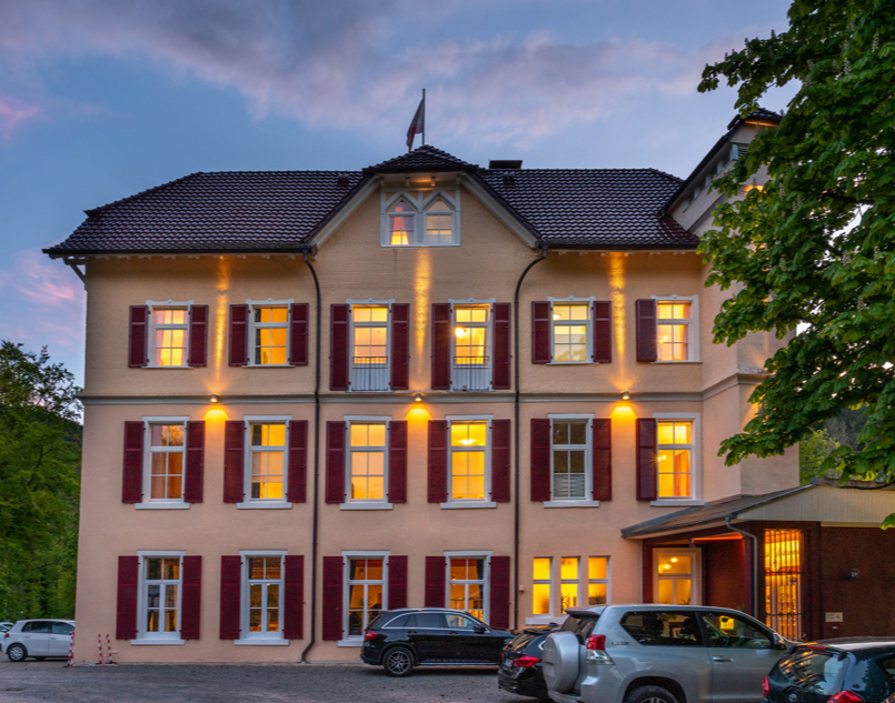 Schlemmen und Träumen für Zwei - mit zwei Übernachtungen - Hornberg Hotel Schloss Hornberg - 5-Gänge-Menü, Flasche Champagner