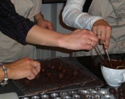 Pralinenkurs Hamburg - Pralinen- & Schokoladenkurs – Pure Verführung selbstgemacht Pralinenkurs Hamburg - Pralinen- & Schokoladenkurs – Pure Verführung selbstgemacht