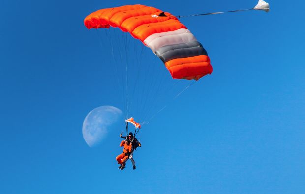 fallschirm-tandemsprung-gransee-adrenalin